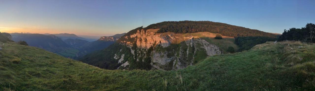 Okami Du Vercors Saint-Laurent-en-Royans Eksteriør billede