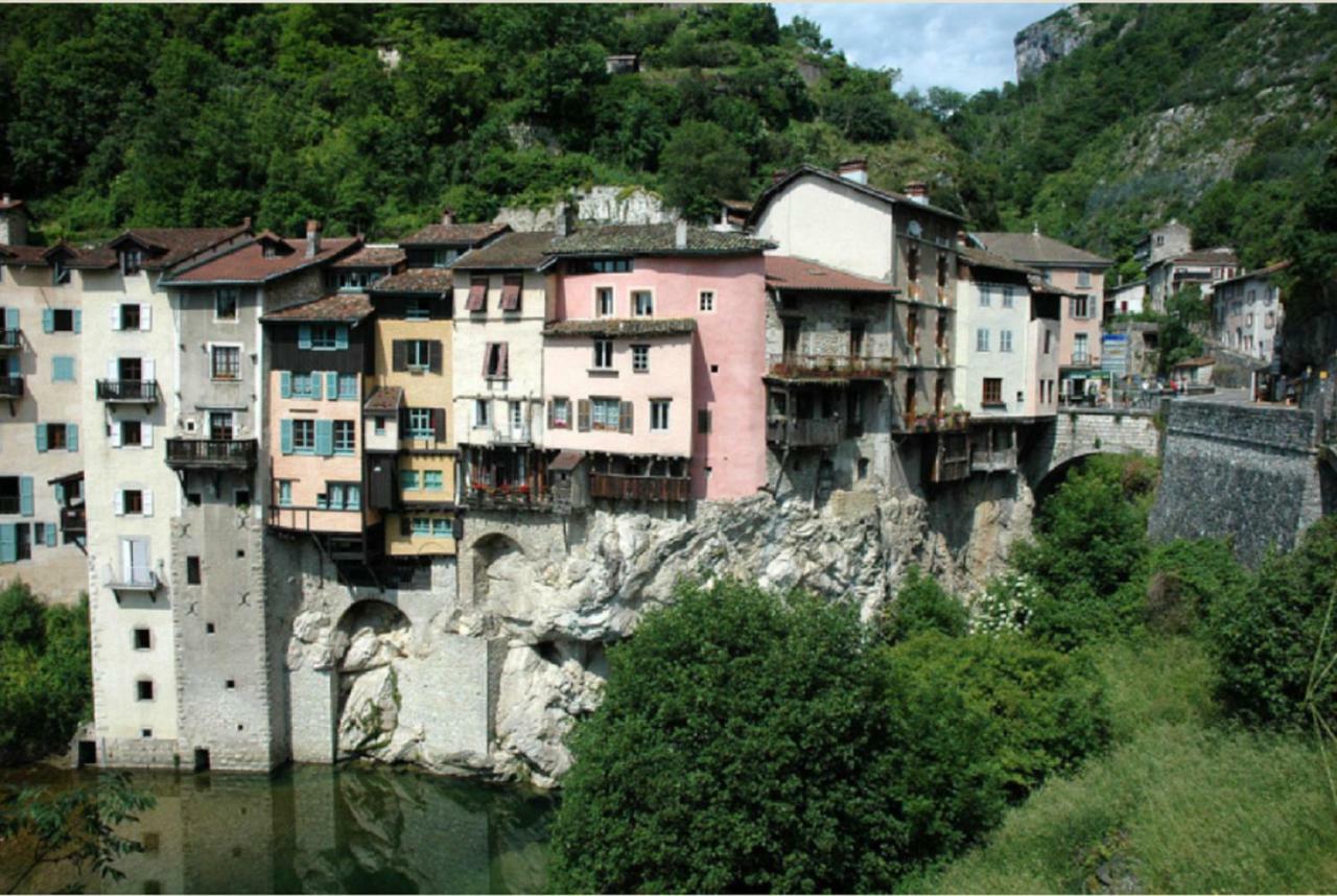 Okami Du Vercors Saint-Laurent-en-Royans Eksteriør billede